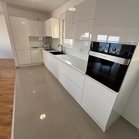 Royal Penthouse 바스카보다